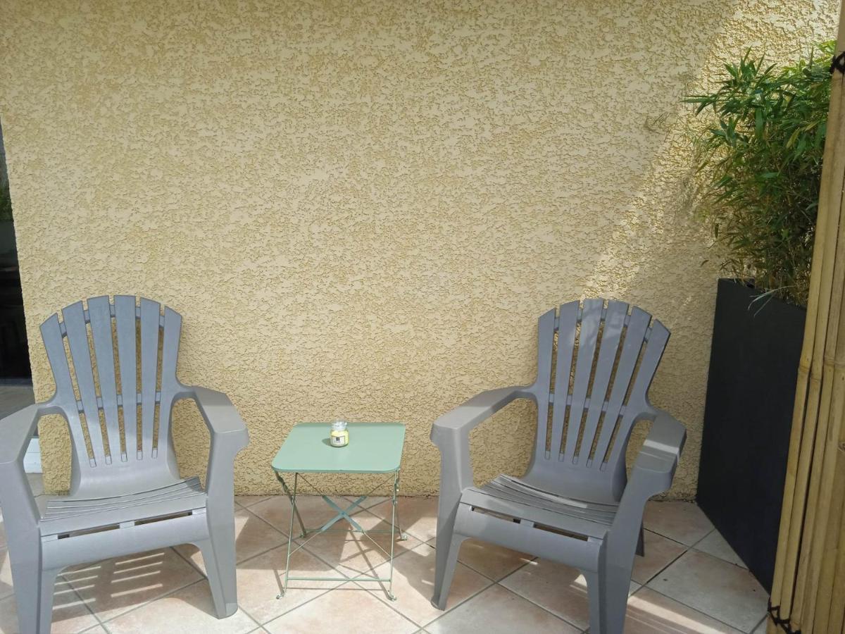Villemoustaussou Au Soleil Couchant מראה חיצוני תמונה